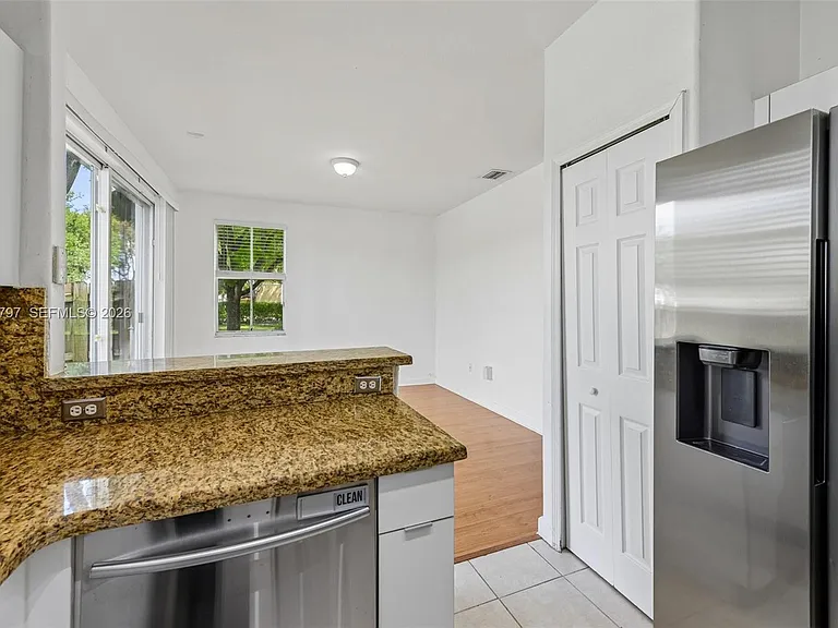 8188 NW 108th Pl #- — Photo 15