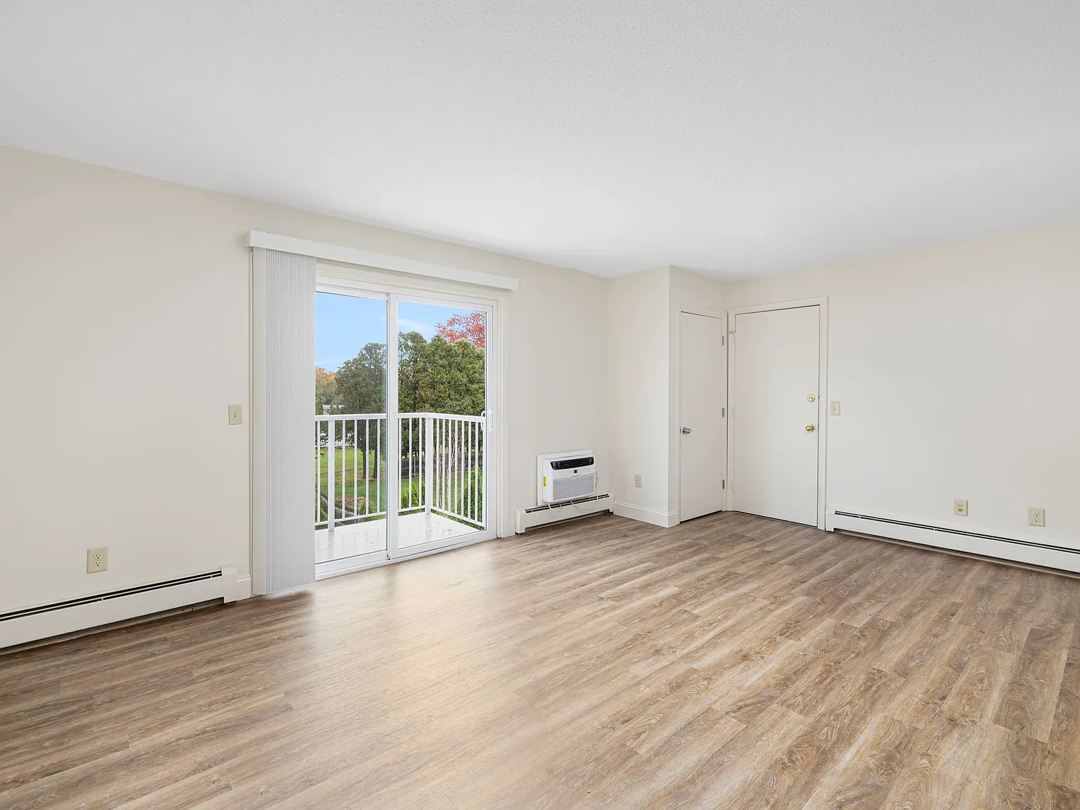 Parkway Apartments — Photo 2