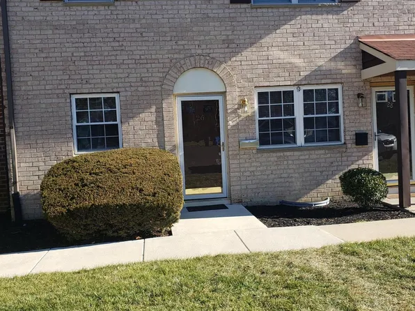 26 Forge Rd, Medford, NJ 08055