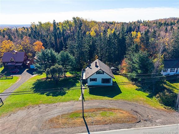 3rd image of 3256 Mountain Rd
