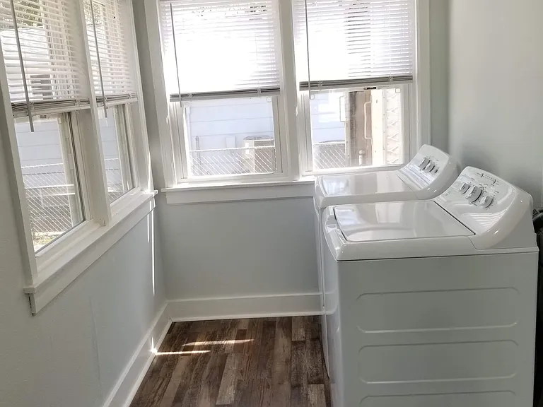 328 Residence St — Photo 10