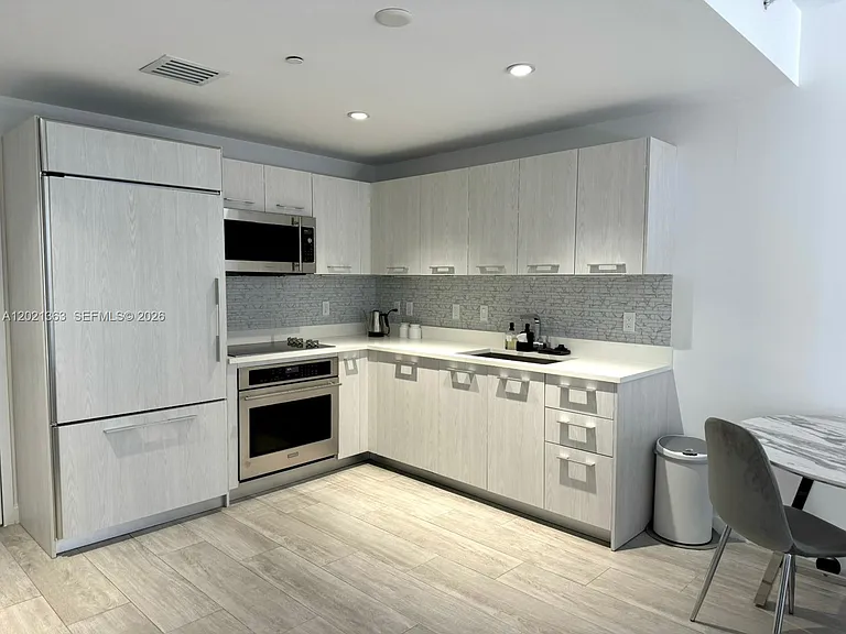 45 SW 9th St #3107 — Photo 3