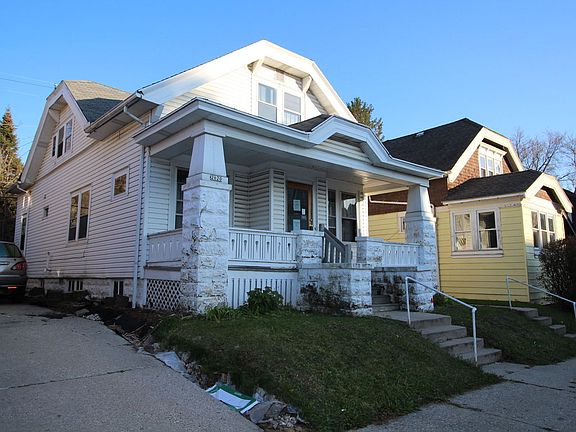2nd image of 2620 N Hubbard St