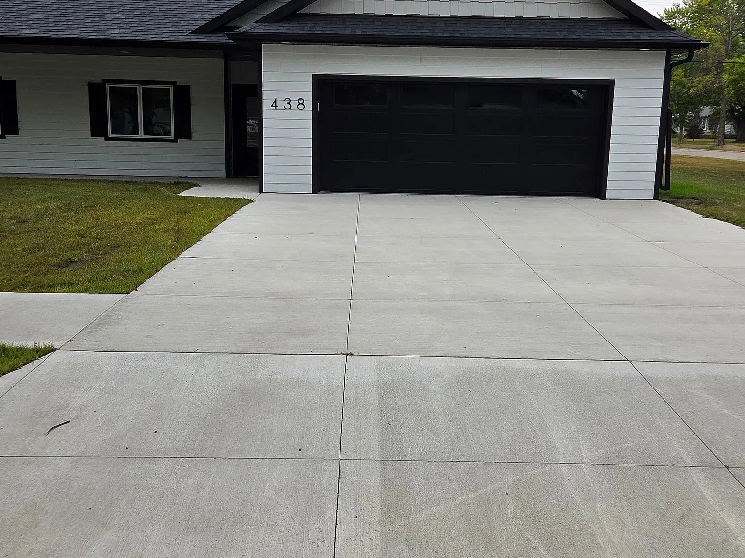 Modern 2 Bed/2 Bath Townhouse in Wyndmere - Available 10/15 - $1,950/mo — Photo 1