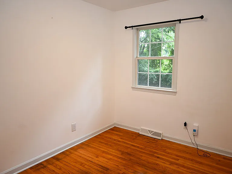 315 Caroline Ave — Photo 38