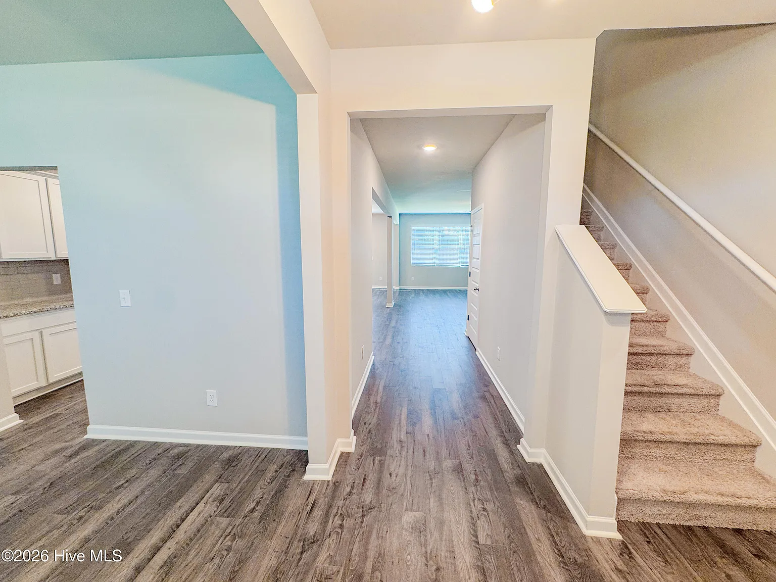 5 bed, 3.0 bath, 3209 sqft, $2,350 — Photo 3