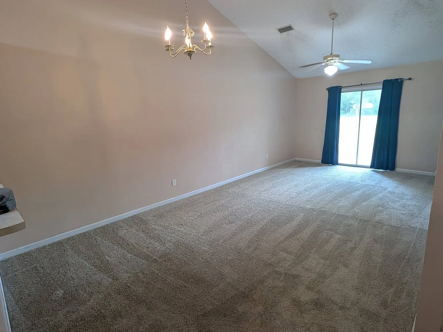 3 bed, 1500 sqft, $1,500 — Photo 4