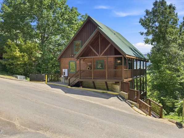 4626 Nottingham Heights Way, Pigeon Forge, TN 37863