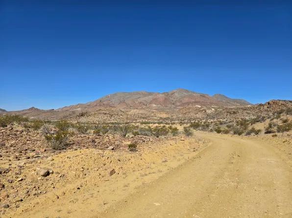 400 Lovelady Rd, Terlingua, TX 79852