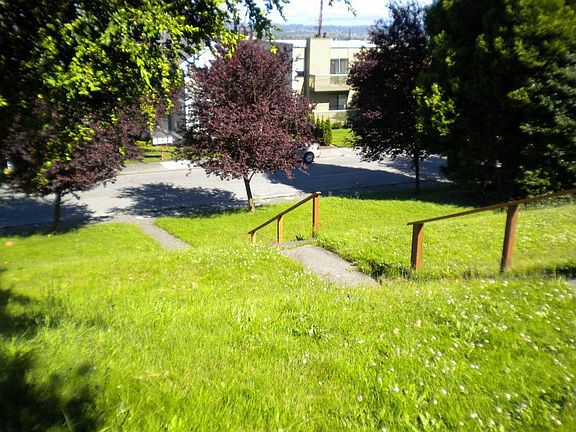 2nd image of 3120 Lombard Ave