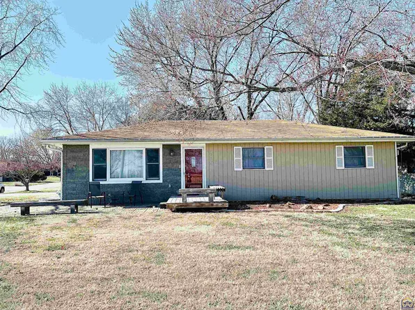 3119 SE West Edge Rd, Topeka, KS 66605