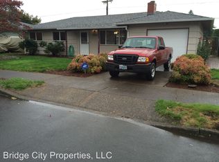 822 SE 170th Dr, Portland, OR 97233