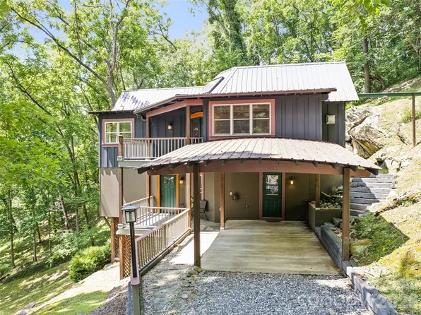 145 Hiaway Trl, Clyde, NC 28721