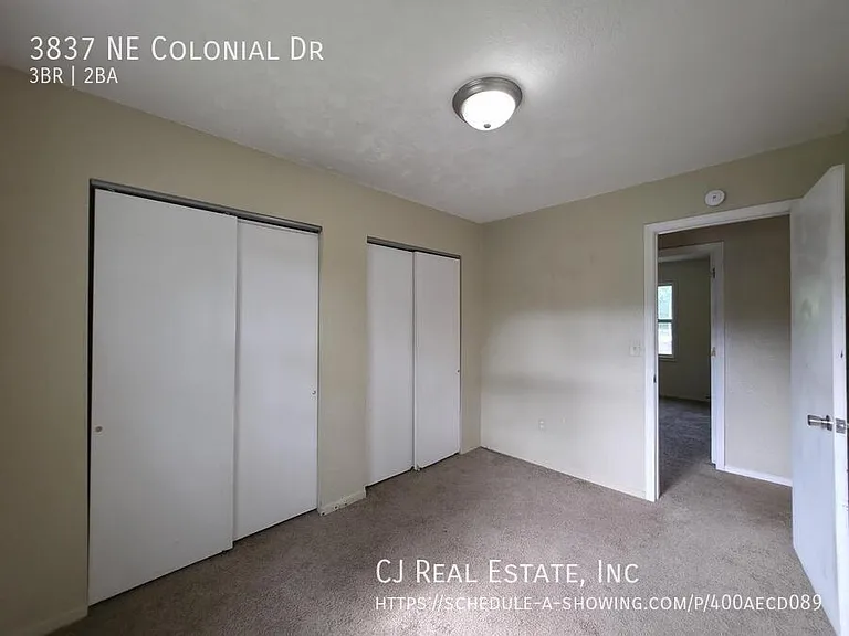 3837 NE Colonial Dr — Photo 8