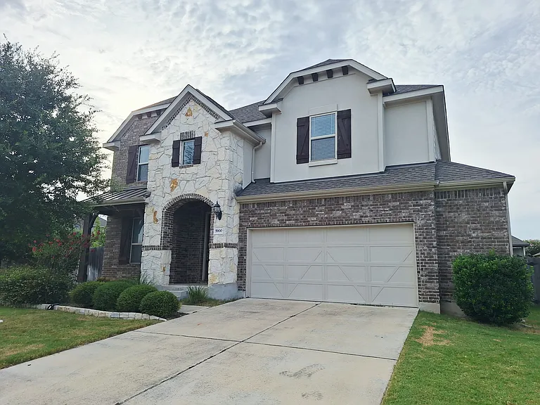 5900 Bucine Cv — Photo 1