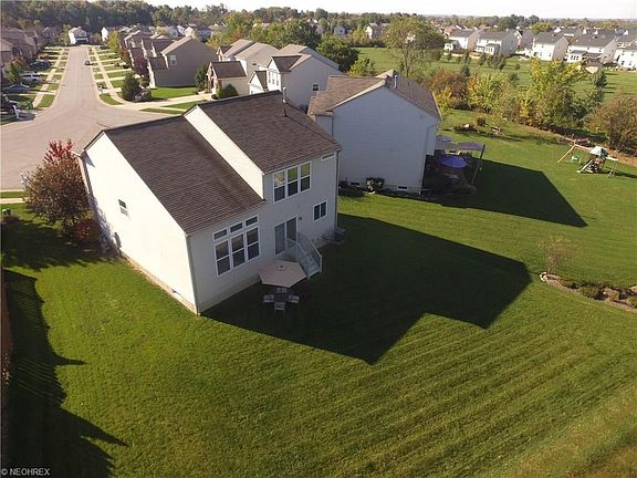 2nd image of 946 Caxton Ln