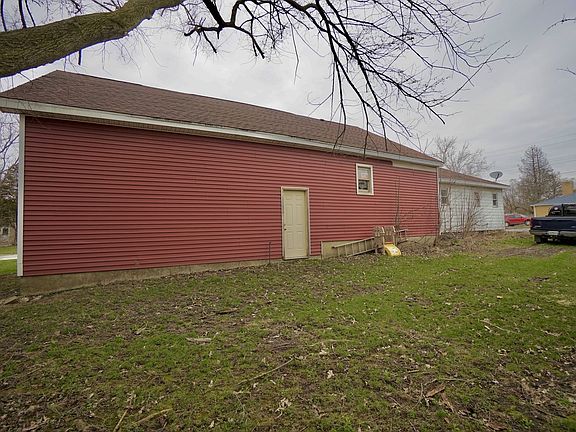 3rd image of 905 Fillebrowne St