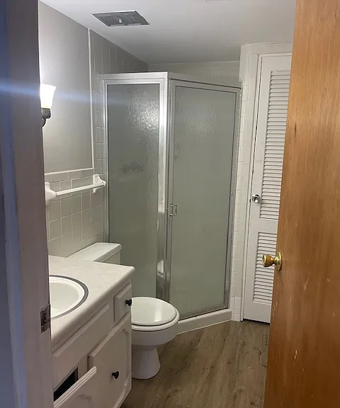 Sangamon Apartments — Photo 8