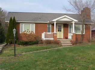 942 S Main St, Amherst, OH 44001