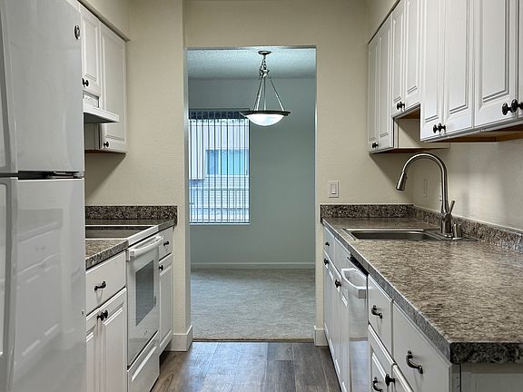 2nd image of 4002 W Lk Samm Pkwy NE #B8