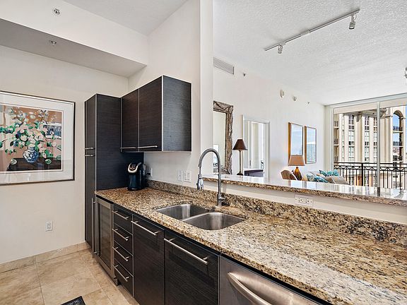 5th image of 550 Okeechobee Blvd Ph M15
