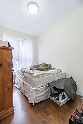 Rented by Bold New York | media 81