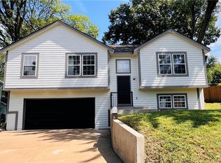 1417 Columbia Ave, Leavenworth, KS 66048