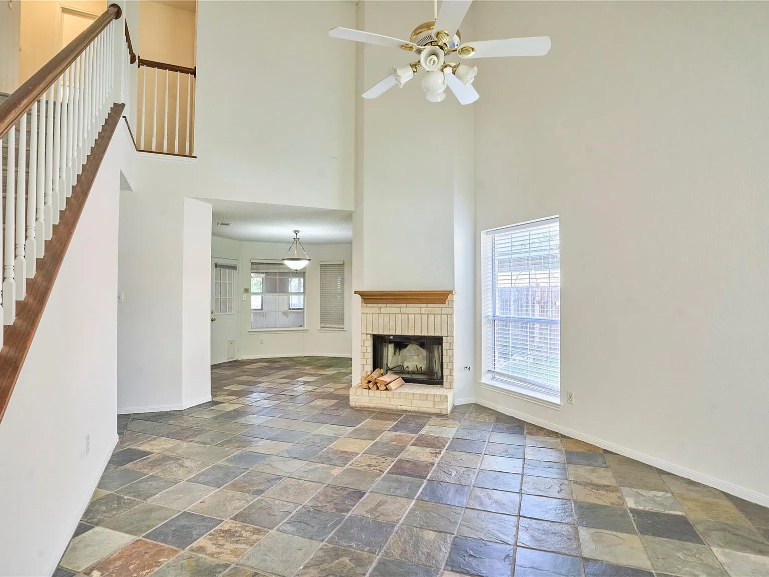 3 bed, 2.0 bath, 1608 sqft, $1,750 — Photo 3
