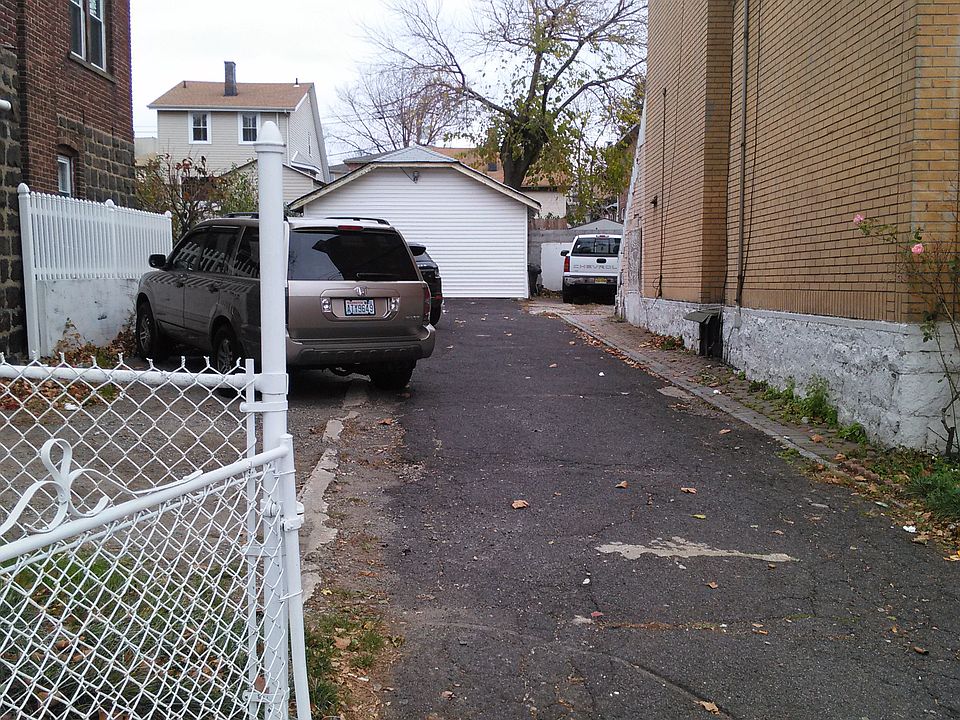 2nd image of 257 Cliff St