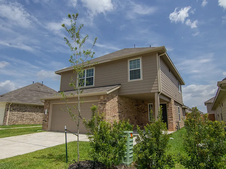24227 Avogadro Dr — Photo 3
