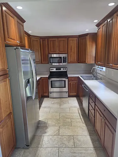 3421-3421 S Glendale Dr Photo 1