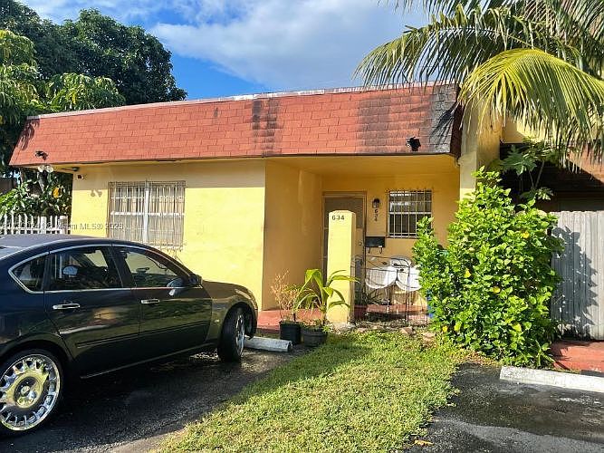 1st image of 634 NW 179th St #634