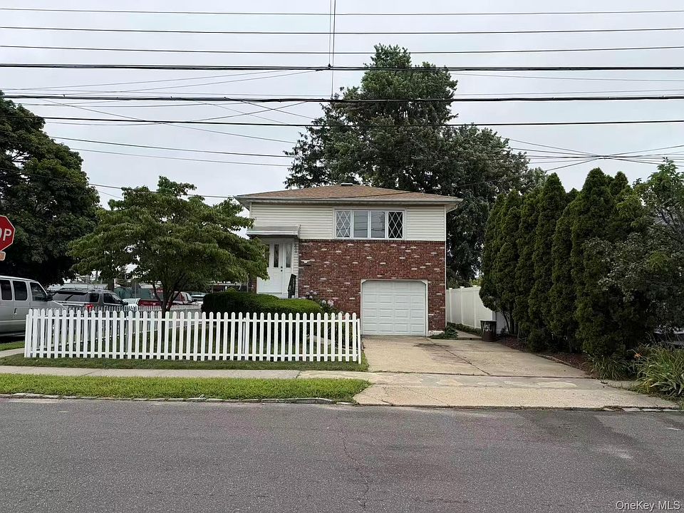 1st image of 858 Oliver Avenue
