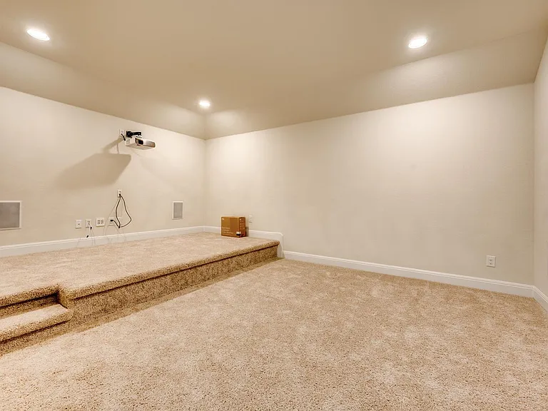 845 Richardson Ln — Photo 26