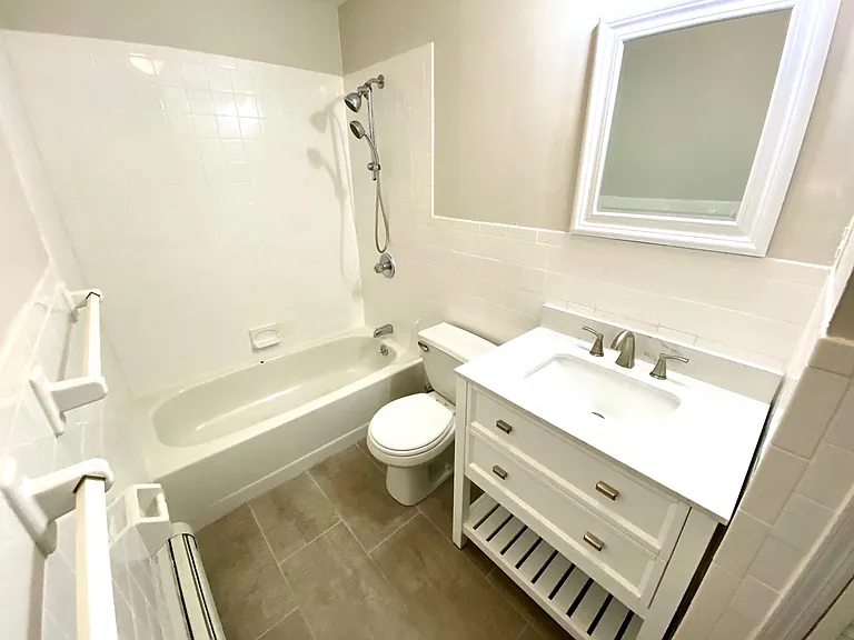 323.5 Pavonia Ave — Photo 12