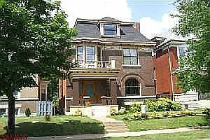 3221 Geyer Ave photo 1
