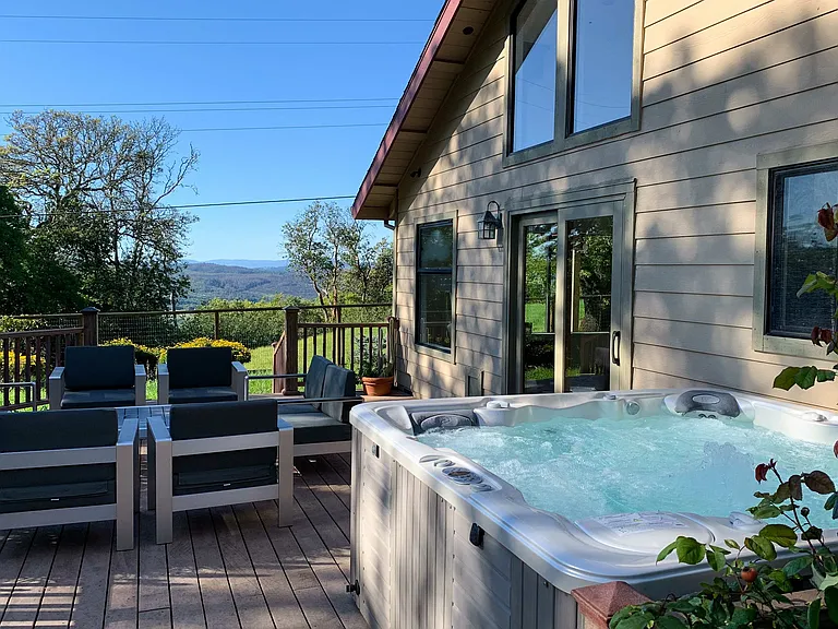 6564 Sonoma Mountain Rd — Photo 10