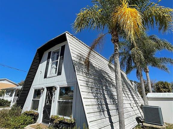 3rd image of 900 Riverside Dr