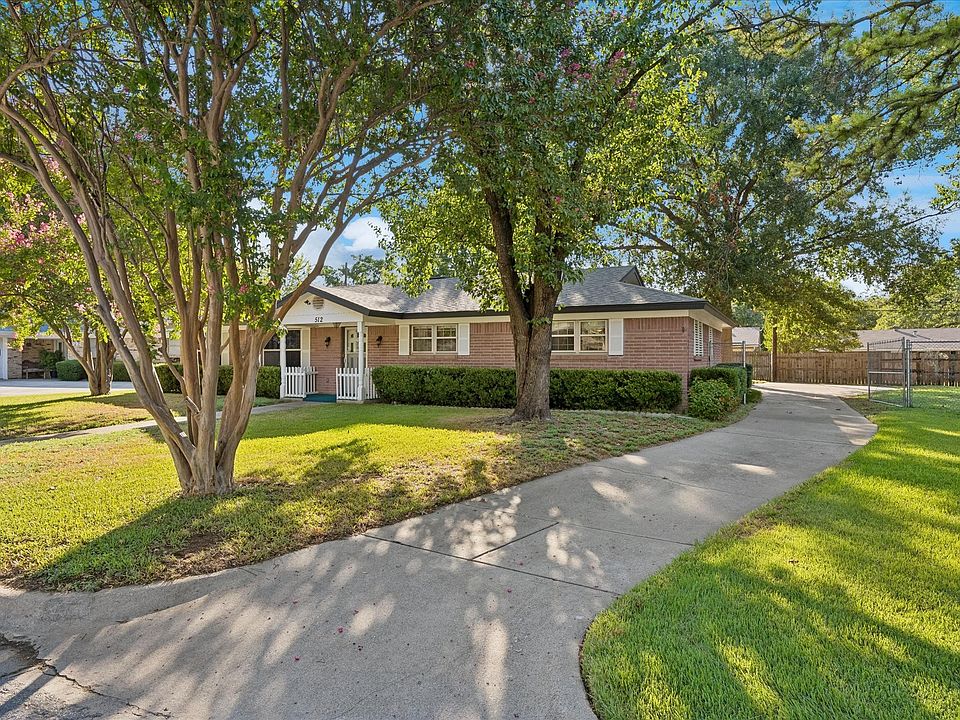 1st image of 512 Brown Trail Ct