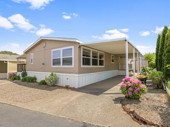 8401 Old Stage Rd Unit 16, Central Pt, OR 97502
