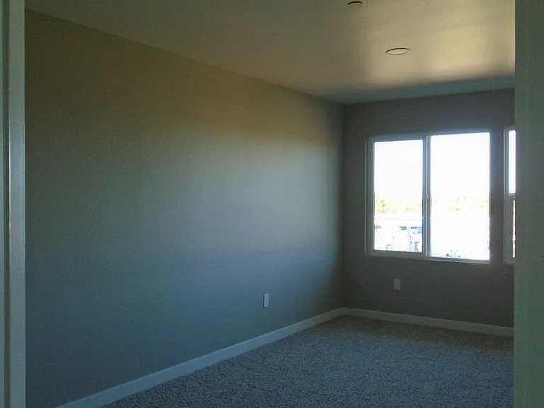 2401 Broadway St — Photo 11