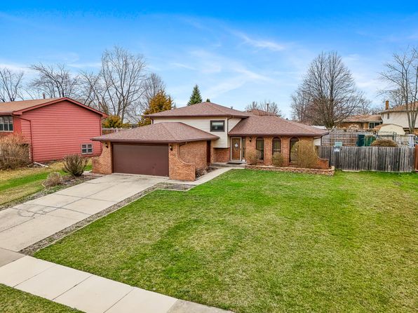 2440 Springhill Dr, Schererville, IN 46375