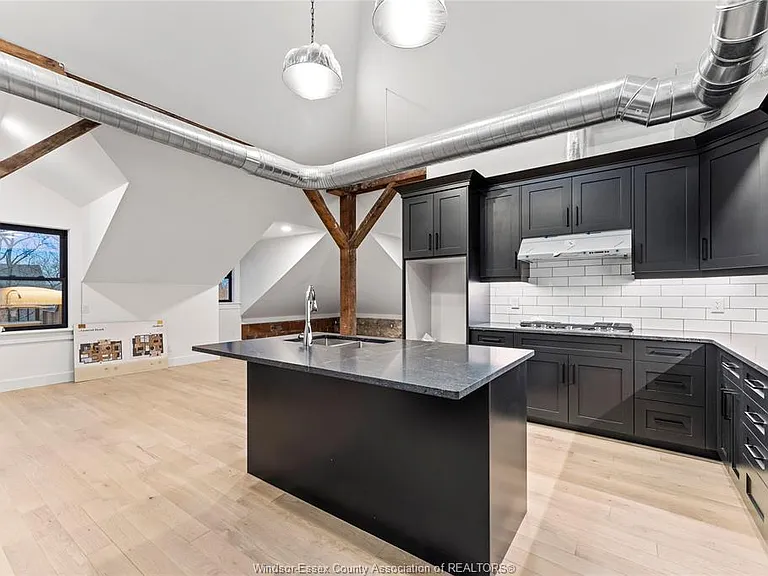 247 Brock St #404 — Photo 3