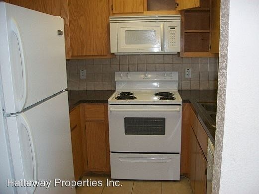 3rd image of 2810 Windmill Ct Unit B