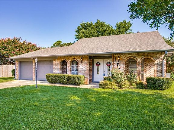 2nd image of 1713 Oakhill Dr