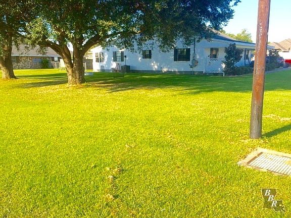 2nd image of 220 Lark Dr