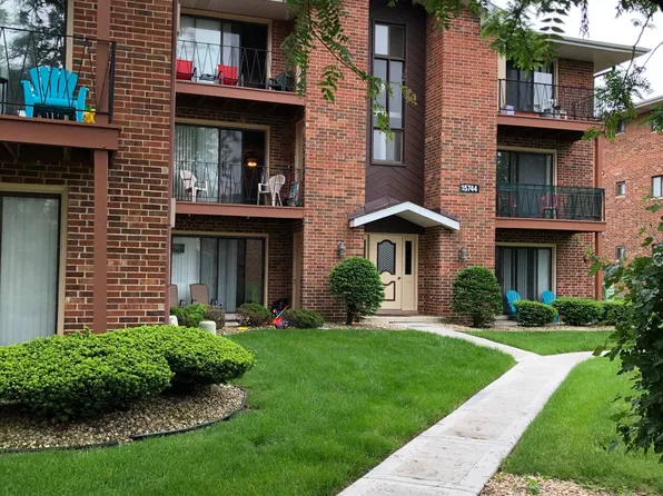 15744 Lake Dr APT 2BL, Oak Forest, IL 60452