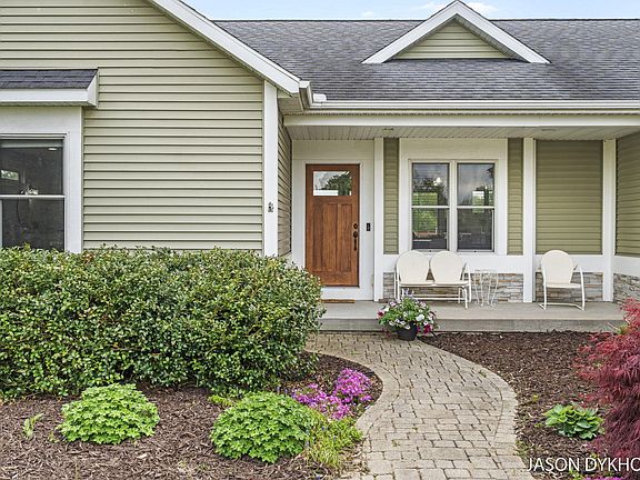 2nd image of 6529 Bradenwood Dr