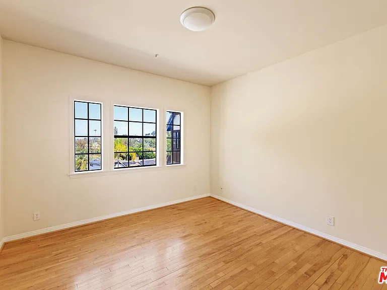 5237 San Feliciano Dr — Photo 29