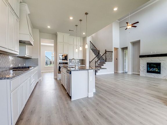 745 Lemmon Ln - The Texan